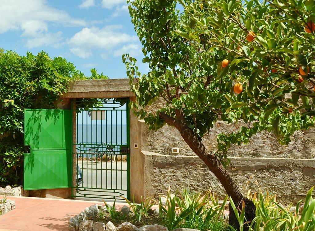 Seafront Garden House Taormina