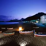 Seafront Apartments Garden House